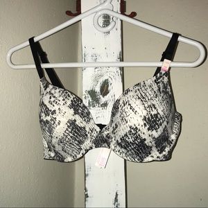 BNWT Victoria Secret Bra 34D
